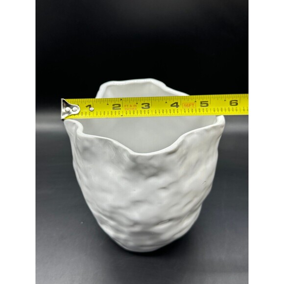 White Ceramic Kasper Vase Plant Pot Planter hammered details curved opening - Picture 7 of 7